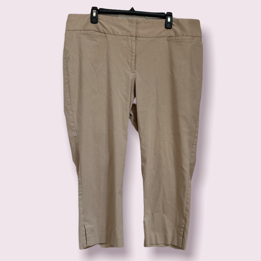 Lane Bryant Cropped Style Dress Pants/Slacks - Excellent Condition Size 20